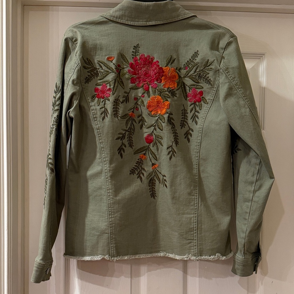 Floral Embroidered Women's Jean Jacket
